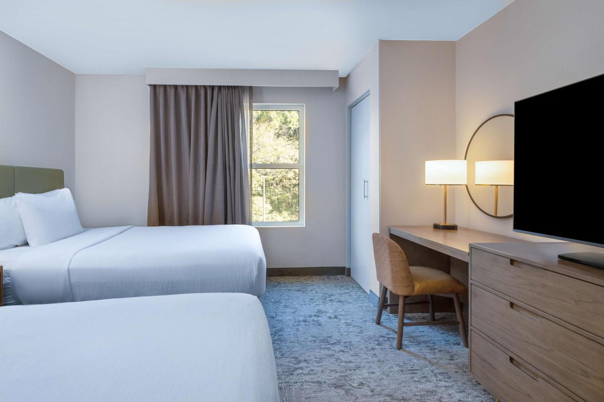 Embassy By Hilton East Germantown Area 3*