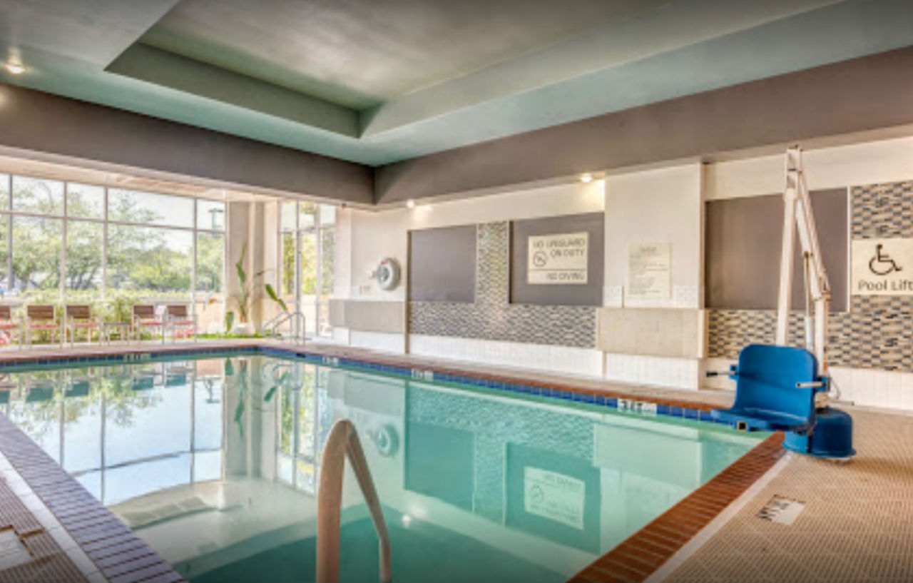Hotel Embassy By Hilton East Germantown Area 3*