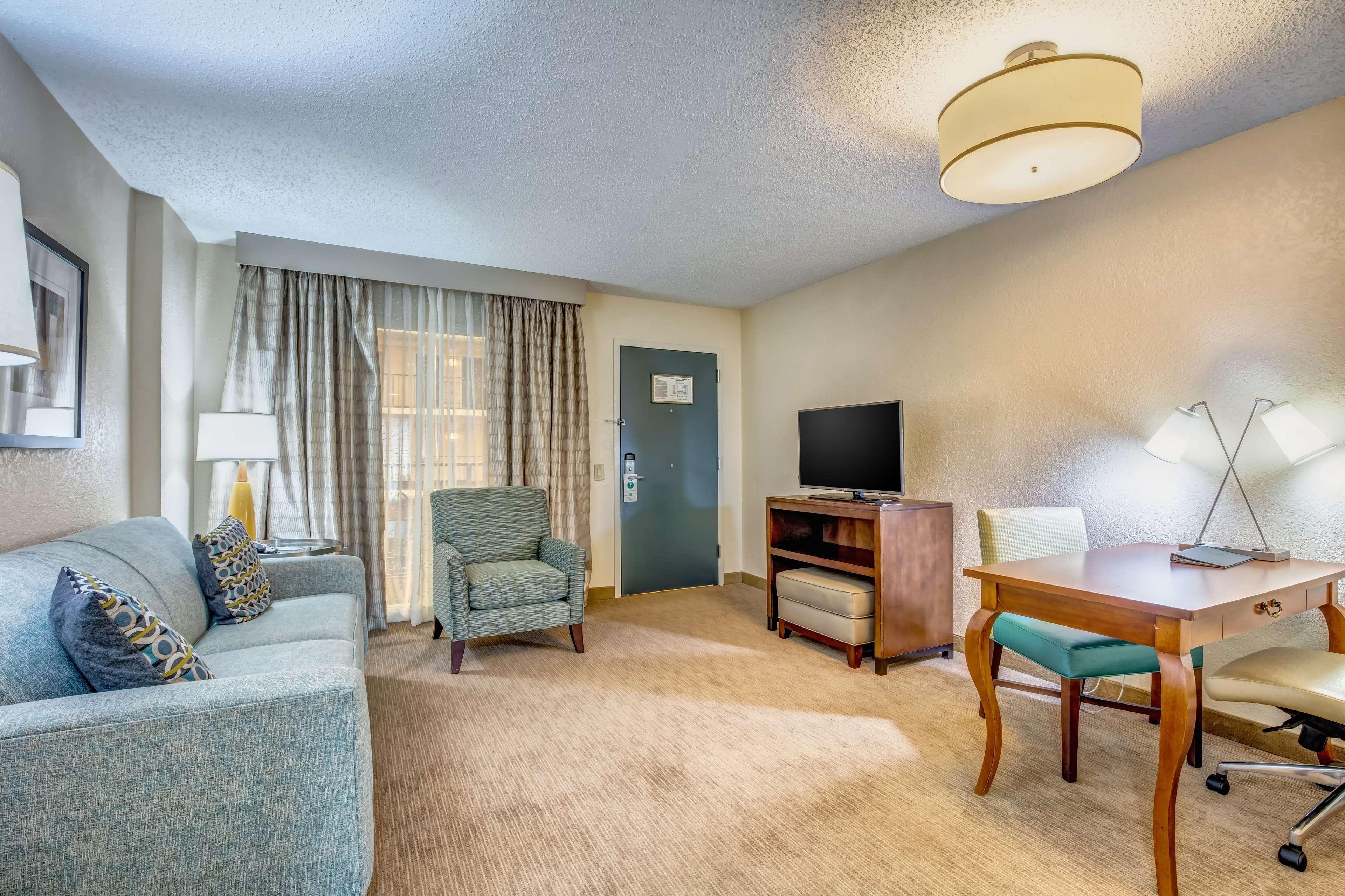 Embassy By Hilton East Germantown Area