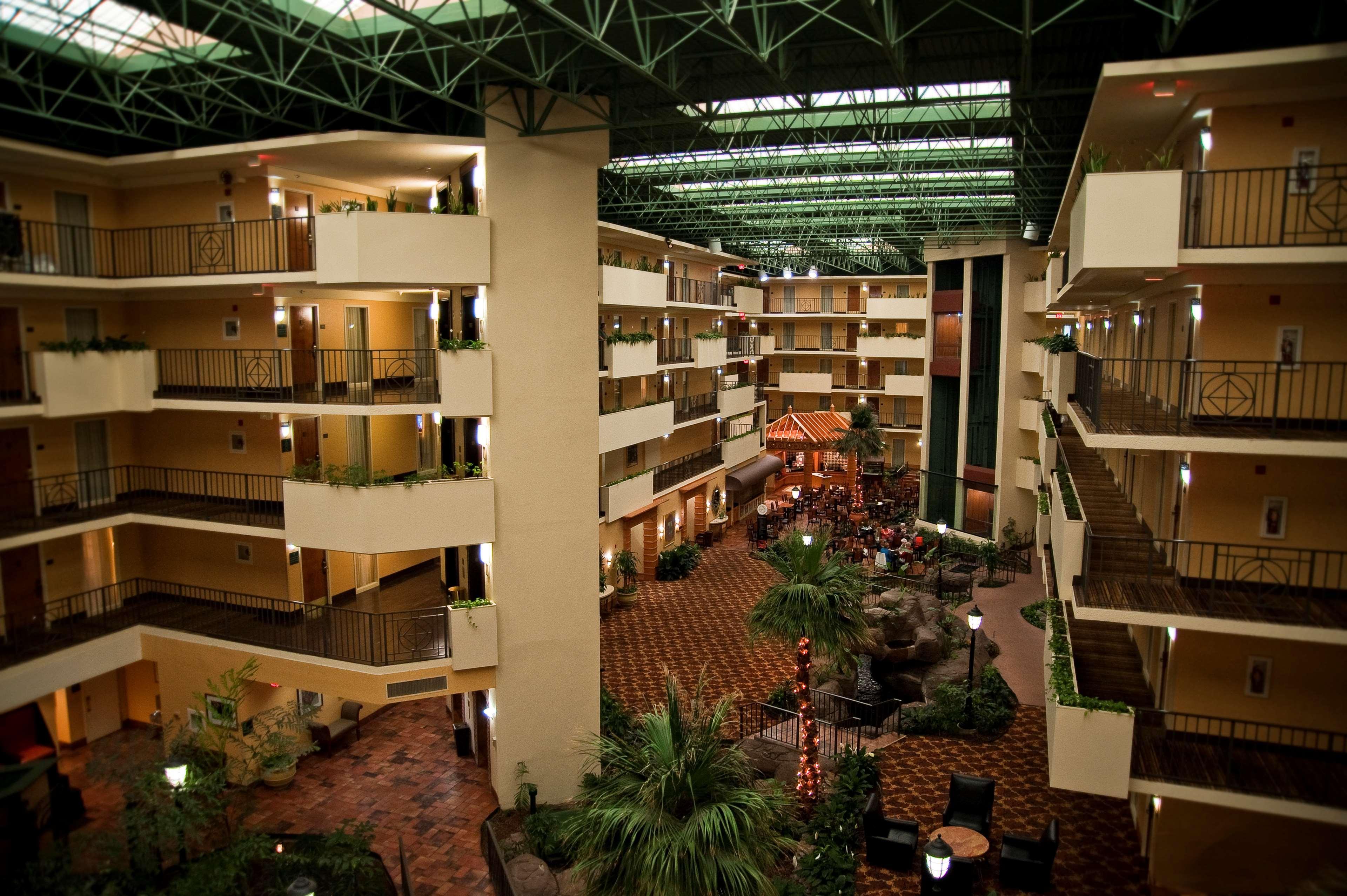 Hotel Embassy By Hilton East Germantown Area